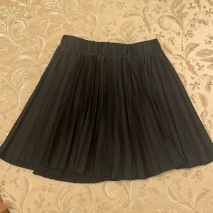 Zara pleated mini skirt with elastic waist band size M
